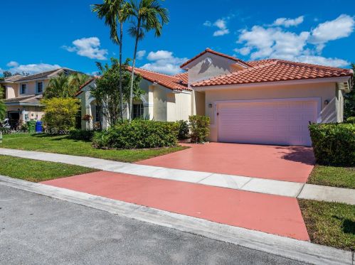 317 185th Ter, Hollywood, FL 33029-5431