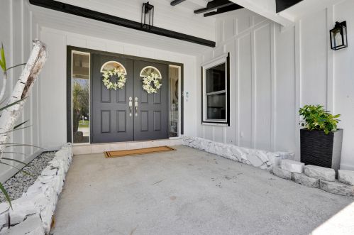 435 Old Country Rd, West Palm Beach, FL 33414-4817
