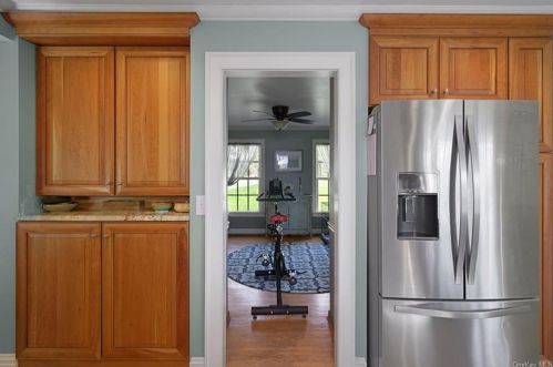 28 Kings Point Ln, Washingtonville NY  10992-2026 exterior