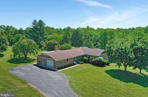 2204 Brook Creek Rd, Toms Brook VA  22660-2544 exterior