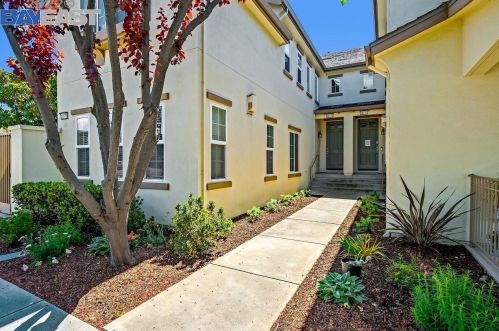 22773 Watkins St, Hayward, CA 94541-6671