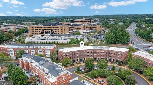 12146 Chancery Sta Cir, Herndon VA 20190-5801 exterior