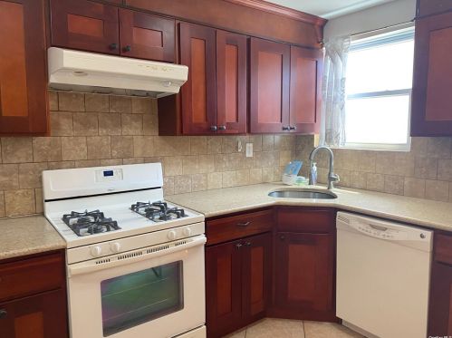 14-32 31st Rd, Long Island City, NY 11106-4526