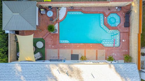 27067 Alabastro Dr, Santa Clarita CA  91354-2215 exterior