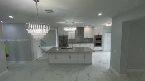 212 179th Ave, Hollywood FL  33029-3905 exterior