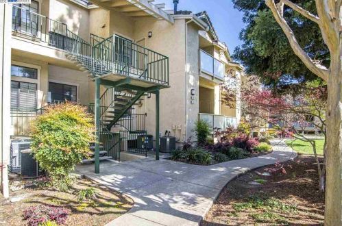 2022 Fostoria Cir, Danville, CA 94526-5557