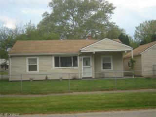 2240 Nesmith Lake Blvd, Akron, OH 44314-3726