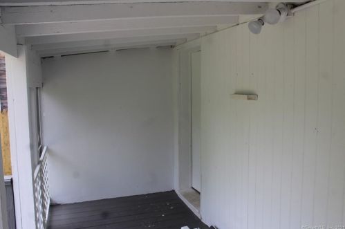 285 Jefferson St, Bridgeport CT  06607-2422 exterior