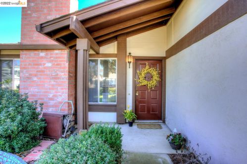 4980 Dawson Dr, Oakley, CA 94561-1915
