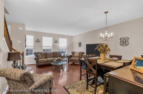 219 Chickadee Ct, East Freehold, NJ 07728