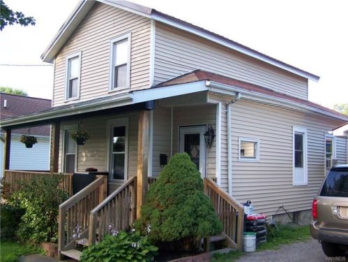 28 Jefferson St, Cowlesville, NY 14011-1122