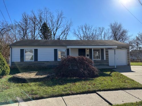 9823 Capstan Dr, Cincinnati, OH 45251-1312