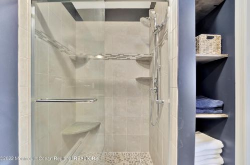 528 Devon St, Lacey NJ  08731-2328 exterior