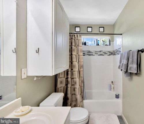 770 Vanderbilt Ter, Leesburg VA  20175-4085 exterior