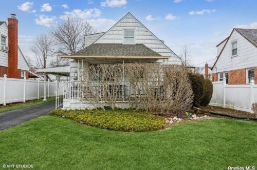 22 Monaco Ave, Floral Park, NY 11003-4208