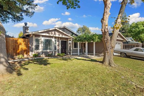 9271 Briles Ct, Elk Grove CA  95624-2451 exterior