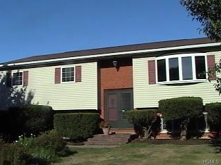 24 Mabel Rd, Middletown, NY 10941-1218