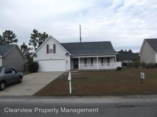 3690 Pioneer Dr, Hope Mills, NC 28348-9346