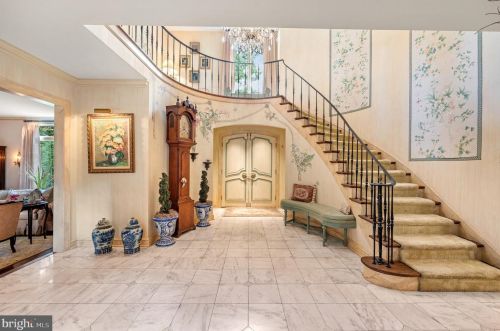 71 Tunbridge Rd, Haverford PA  19041-1038 exterior