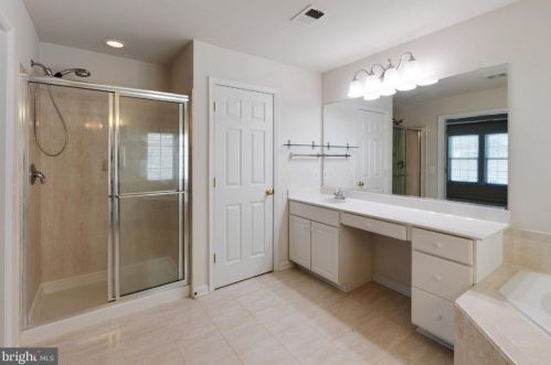8987 Birch Bay Cir, Lorton VA  22079-5660 exterior