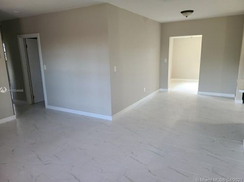 850 50th Pl, Hialeah FL  33012-3420 exterior