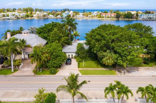 9230 Gulf Blvd, Saint Petersburg, FL 33706-1310