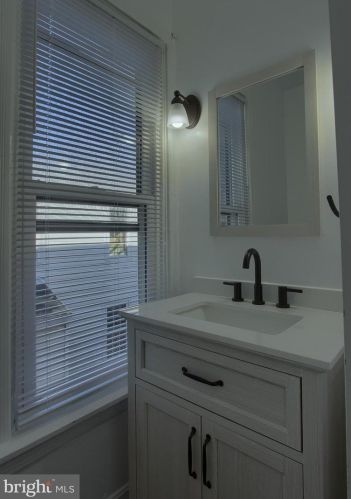 1948 Derry St, Harrisburg PA 17111-2652 exterior