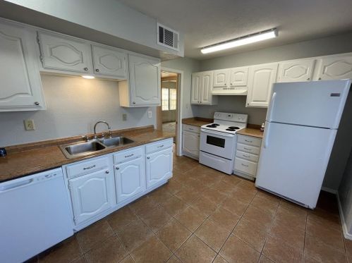 1337 Southridge Dr, Lancaster TX  75146-1396 exterior