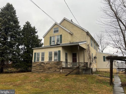3143 Naamans Creek Rd, Boothwyn, PA 19061-2521