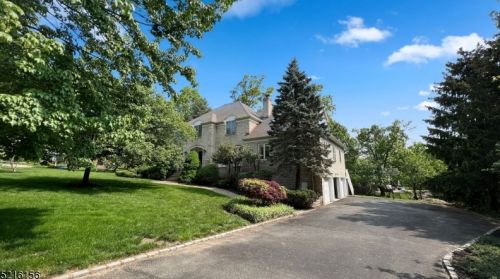 25 Manor Dr, Morristown, NJ 07960-2738