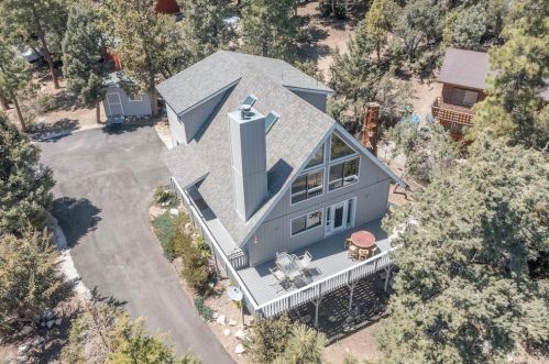 1113 Chimney Peak Rd, Big Bear City, CA 92314-8871