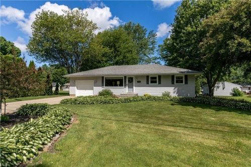 7698 Fairfield Dr, Fairview, PA 16415-1202