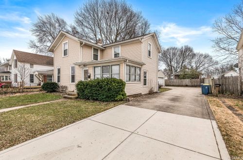 719 3rd St, Mishawaka, IN 46544-2238