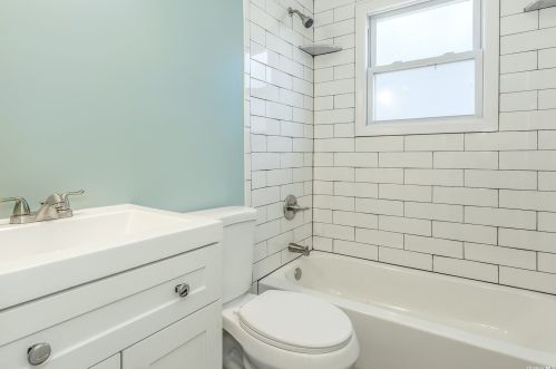 190 Violet Ave, Floral Park NY  11001-3026 exterior