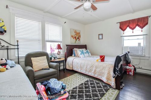 319 Ave, Belmar NJ 07719-2430 exterior