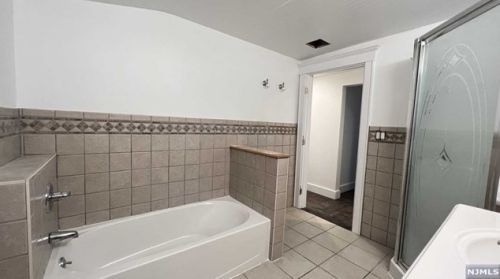 385 Stonetown Rd, Skyline Lakes NJ  07456-1308 exterior