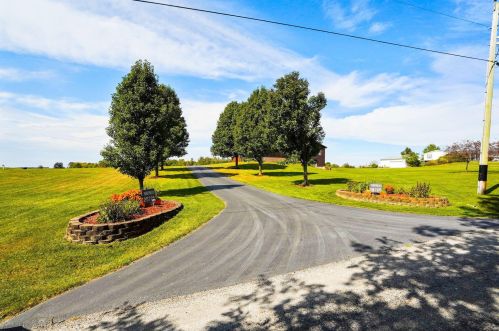25725 Armstrong Rd, Laurelville, OH 43135-9748