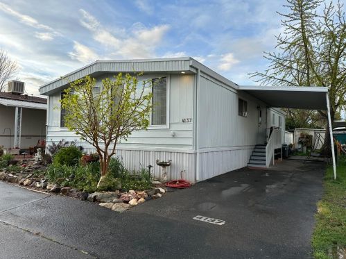 4137 Point Ln, North Highlands, CA 95660-5469