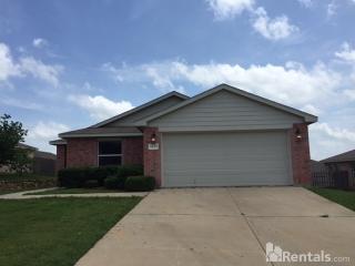 2425 Castle Pines Dr, Burleson TX  76028-7899 exterior