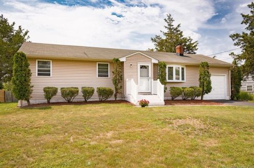 43 Brookside Ln, Groton, CT 06340-4301