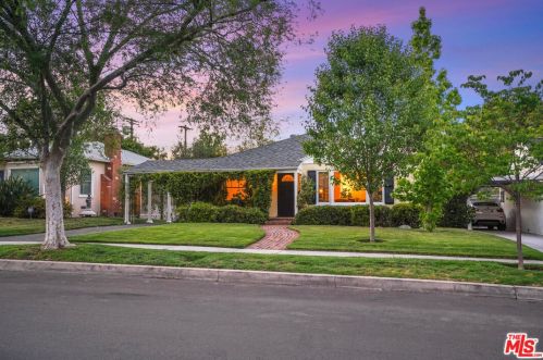 11621 Addison St, North Hollywood, CA 91601-4333