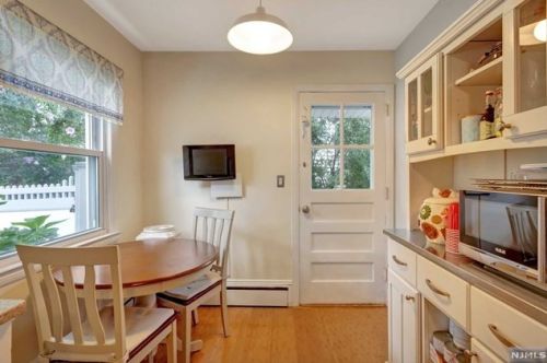 121 Herrick Ave, Teaneck NJ  07666-4106 exterior