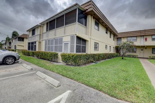 260 Saxony F, Delray Beach FL  33446-1838 exterior