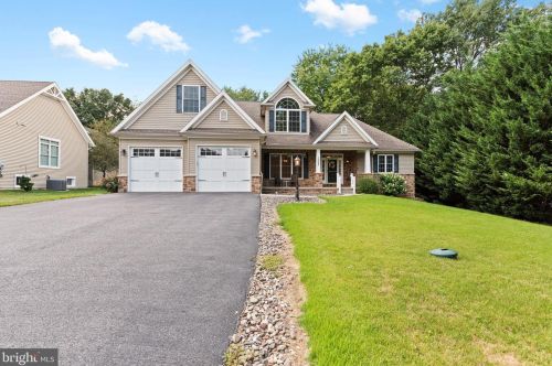 1022 Rockledge Dr, Carlisle PA  17015-9127 exterior