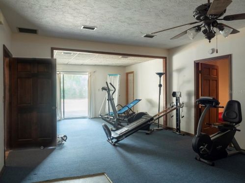 6737 180th Avenue Rd, Ocklawaha FL  32179-7002 exterior