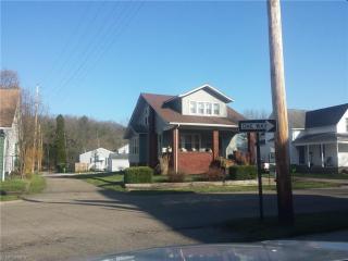 225 Walnut St, Uhrichsville, OH 44683-1954