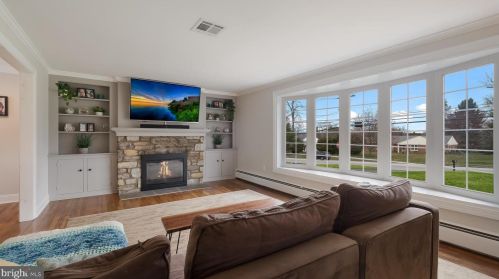 402 Cowpath Rd, Lansdale PA  19446-1516 exterior