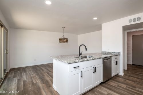 5749 Irving Ave, Tucson AZ  85706-4825 exterior