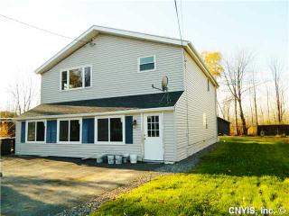 9157 Beach Rd, Brewerton, NY 13029-9646