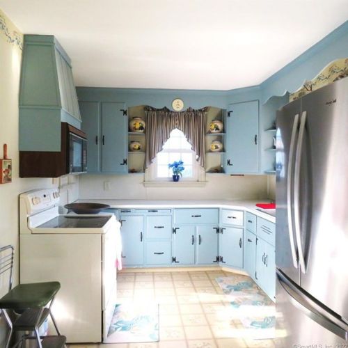 139 Hepworth St, Bristol, CT 06010-7863